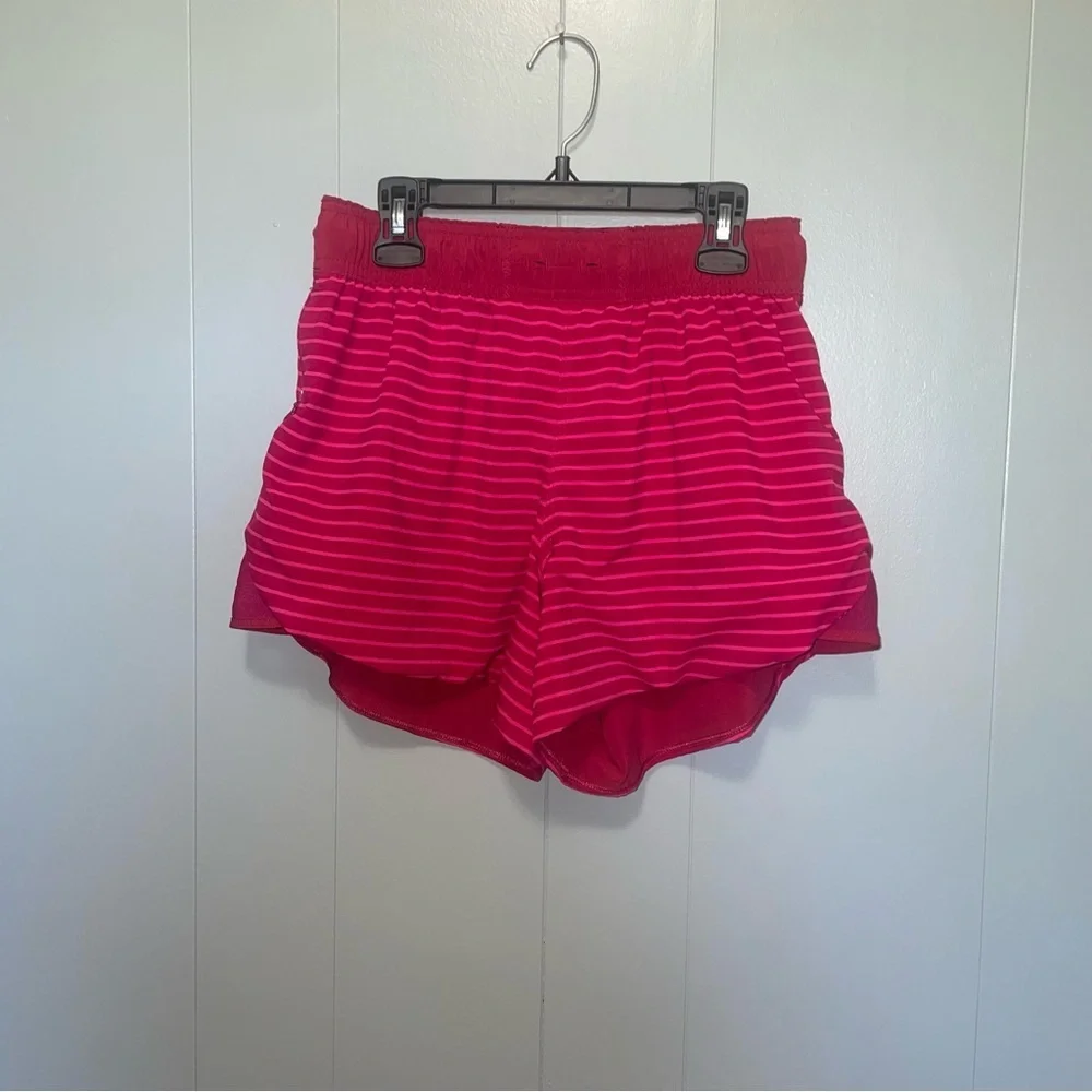 Lululemon Go the Distance Reversible Shorts West2East Stripe Bumble Berry Size 6